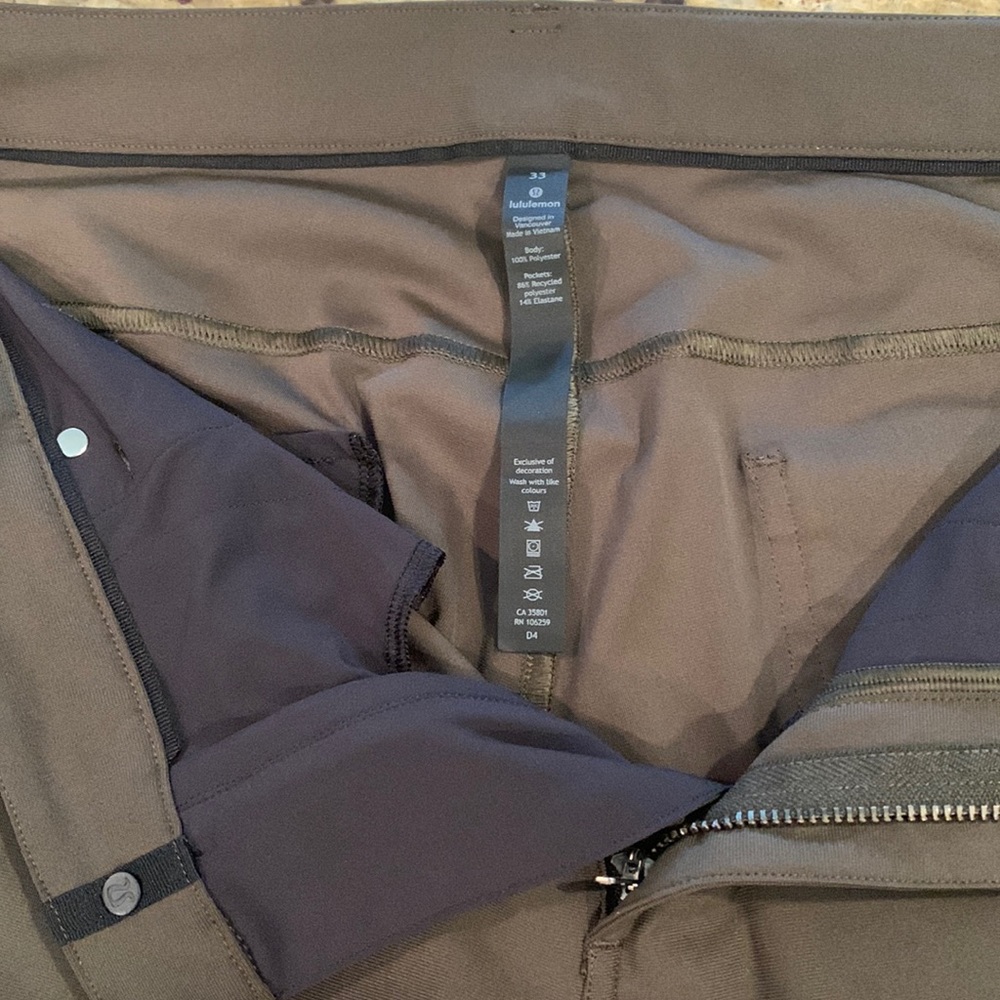 Lululemon ABC pant in Olive 33x32”